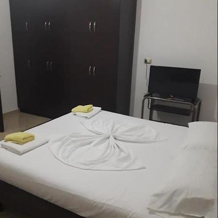 Brahimi Guest House Ksamil Esterno foto