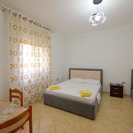 Brahimi Guest House Ksamil Esterno foto