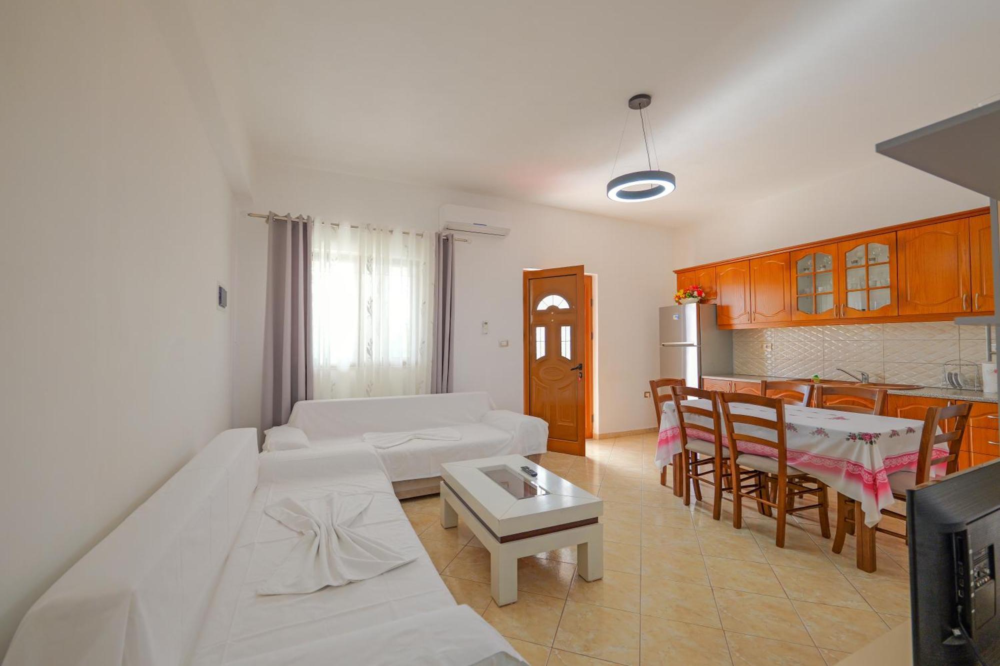 Brahimi Guest House Ksamil Esterno foto