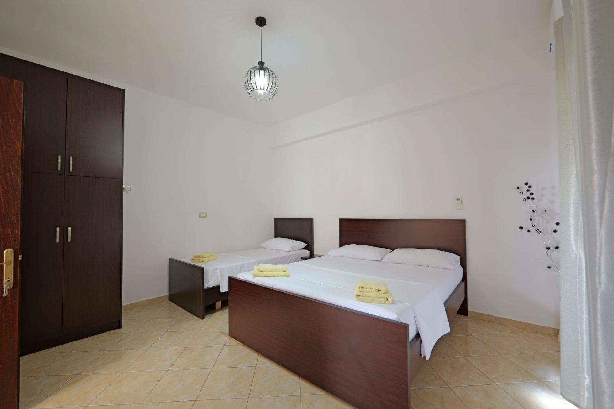 Brahimi Guest House Ksamil Esterno foto