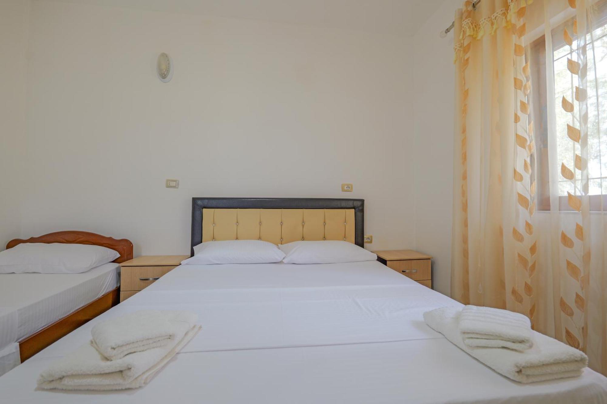 Brahimi Guest House Ksamil Esterno foto
