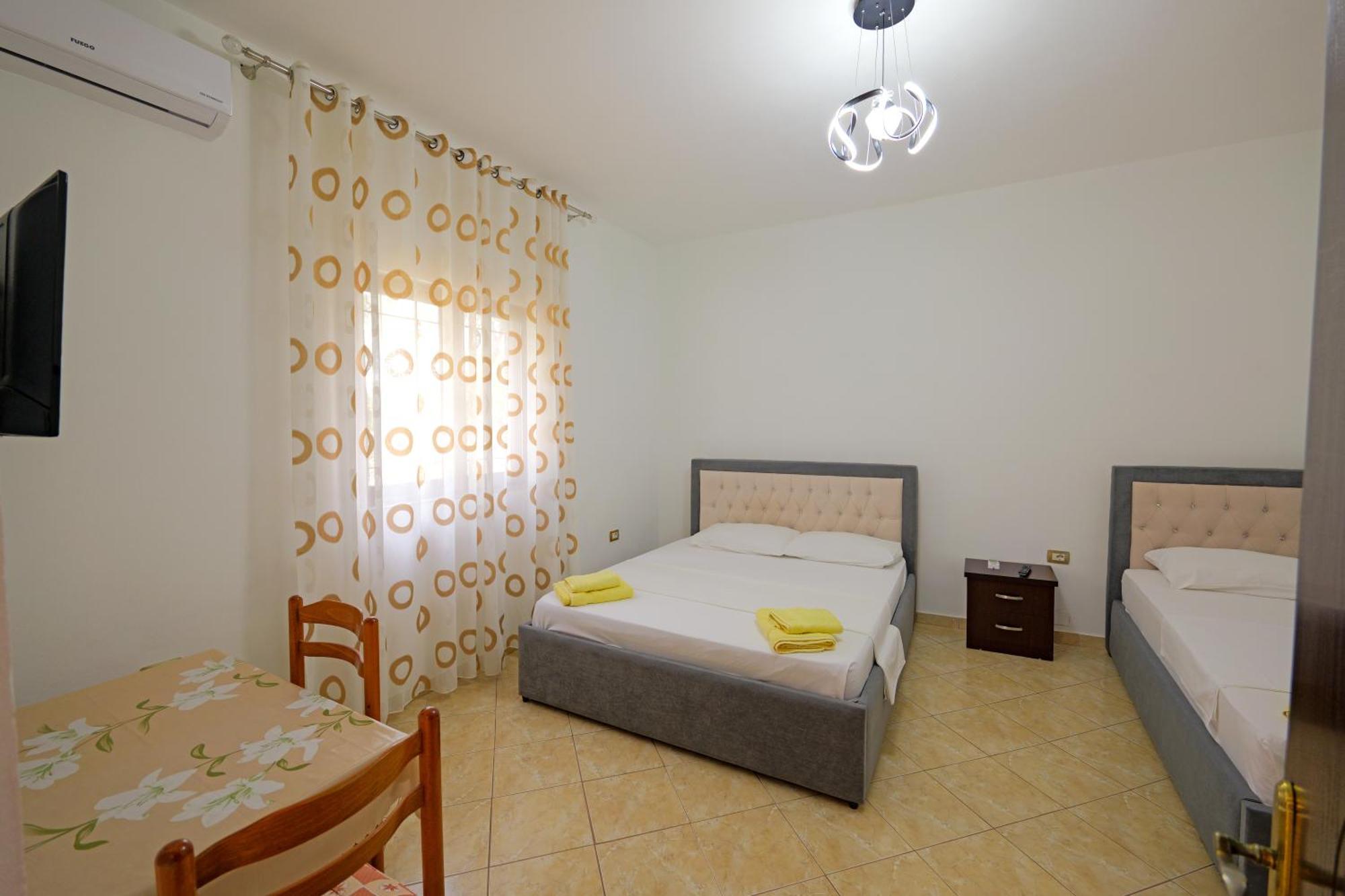 Brahimi Guest House Ksamil Esterno foto