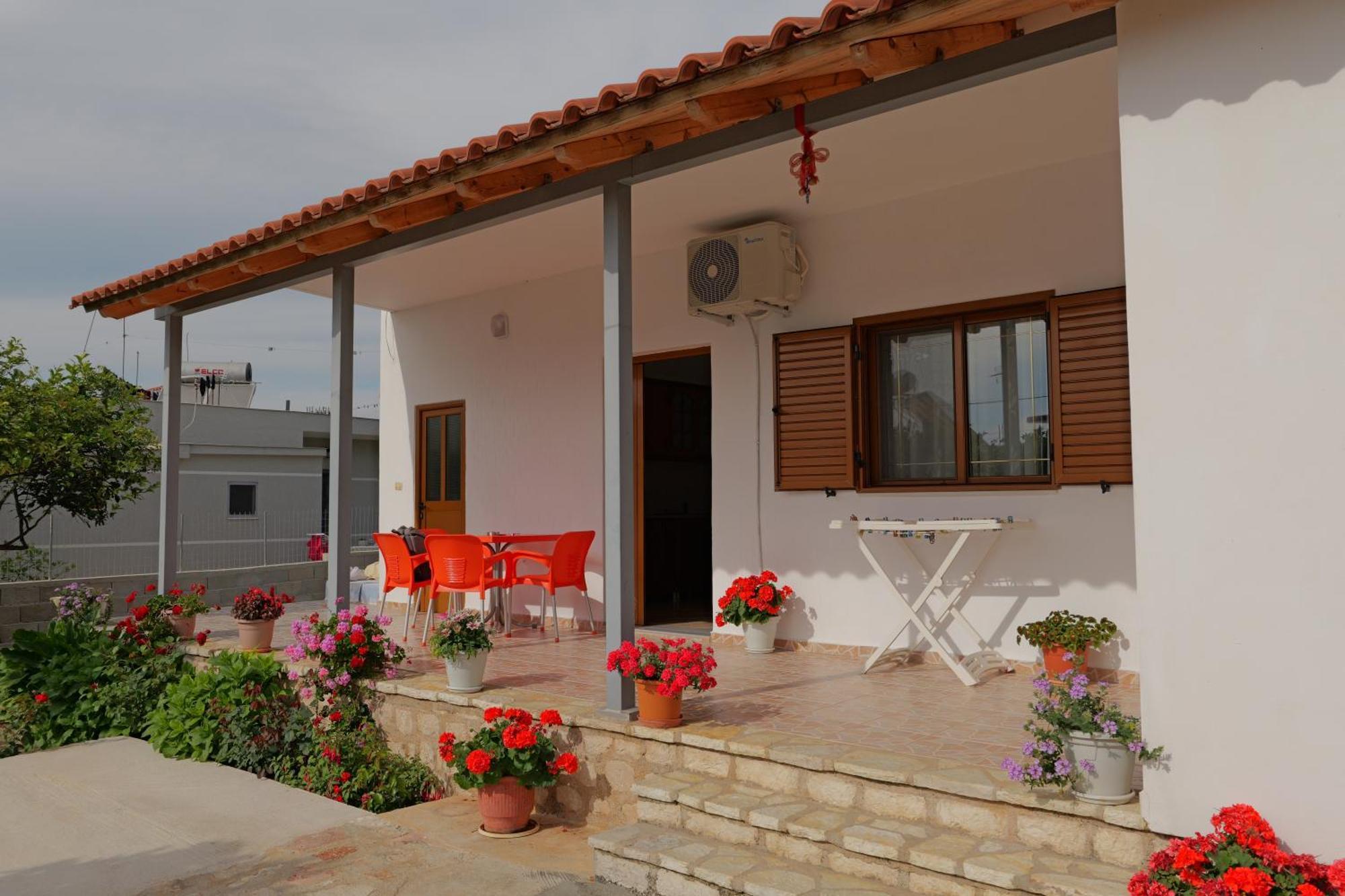 Brahimi Guest House Ksamil Esterno foto
