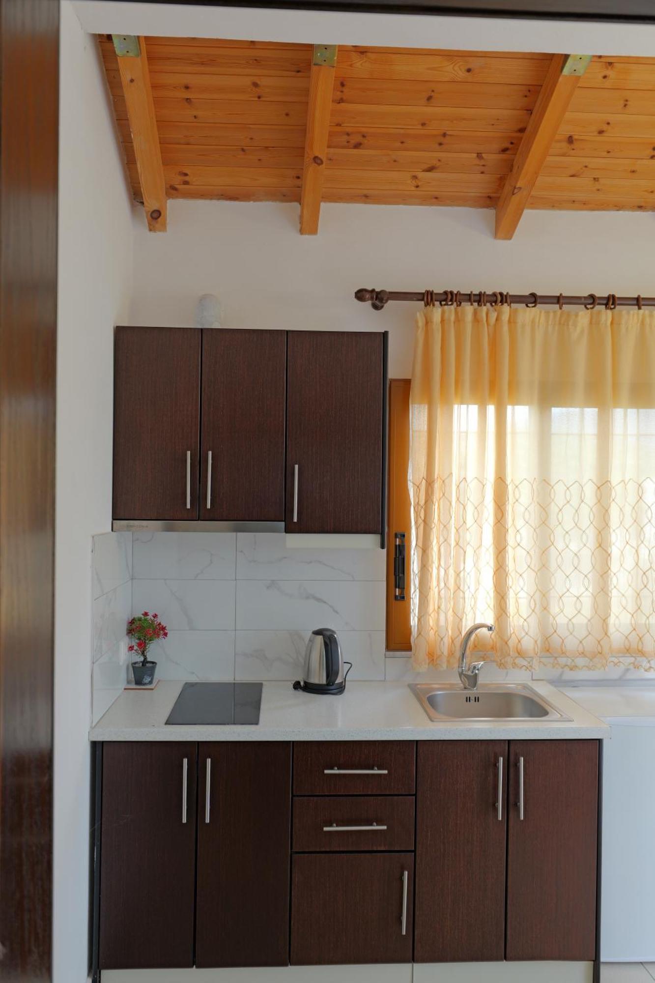 Brahimi Guest House Ksamil Esterno foto