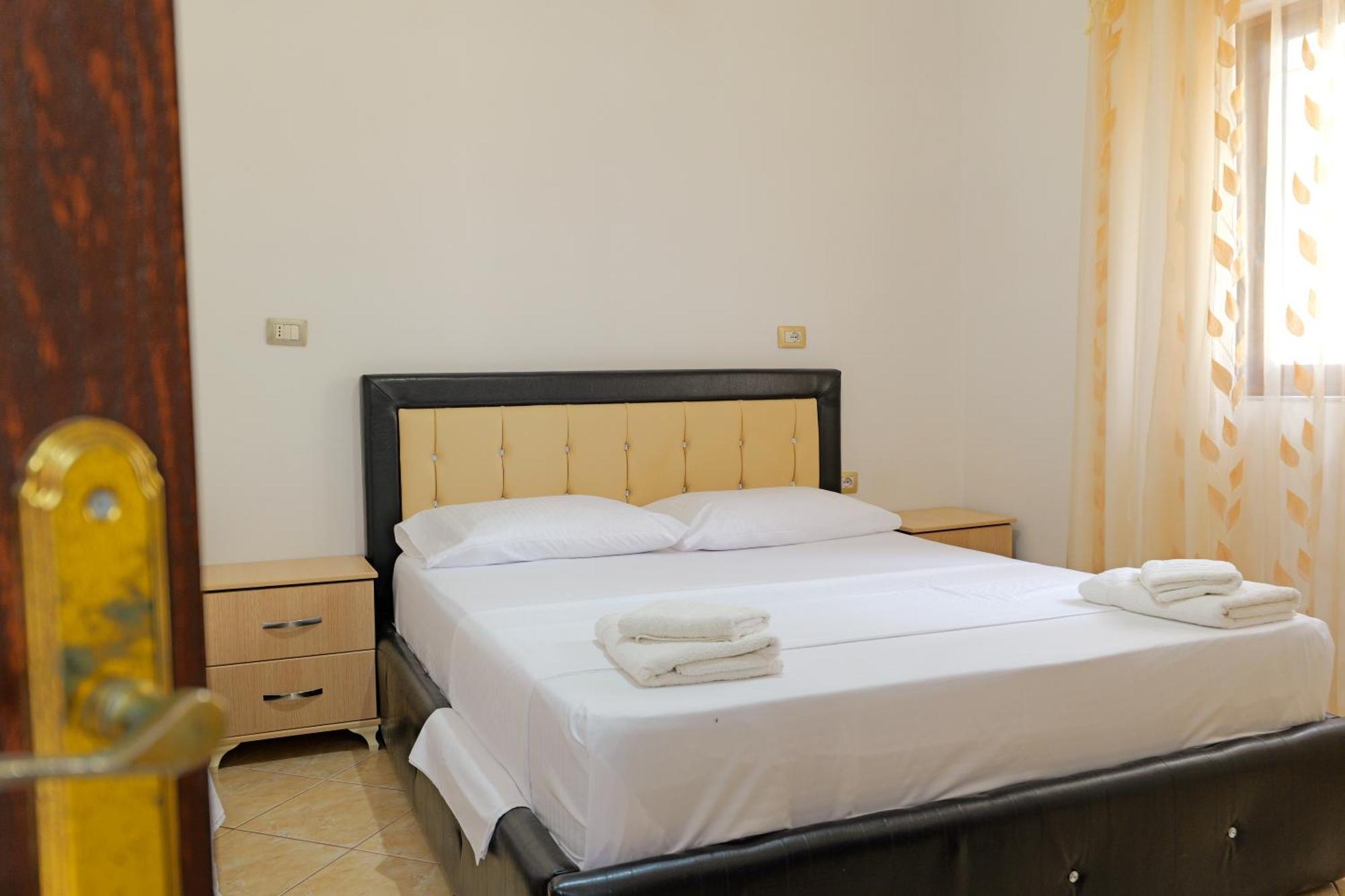 Brahimi Guest House Ksamil Esterno foto