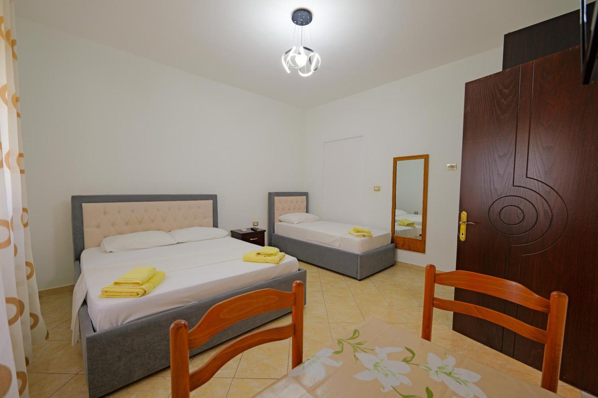 Brahimi Guest House Ksamil Esterno foto