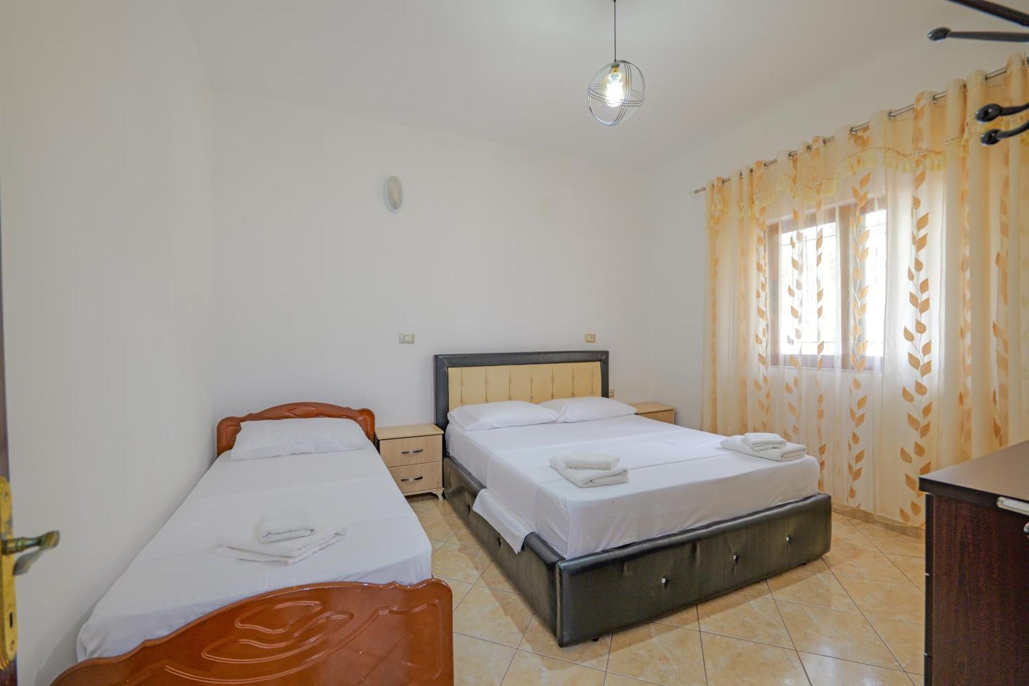 Brahimi Guest House Ksamil Esterno foto