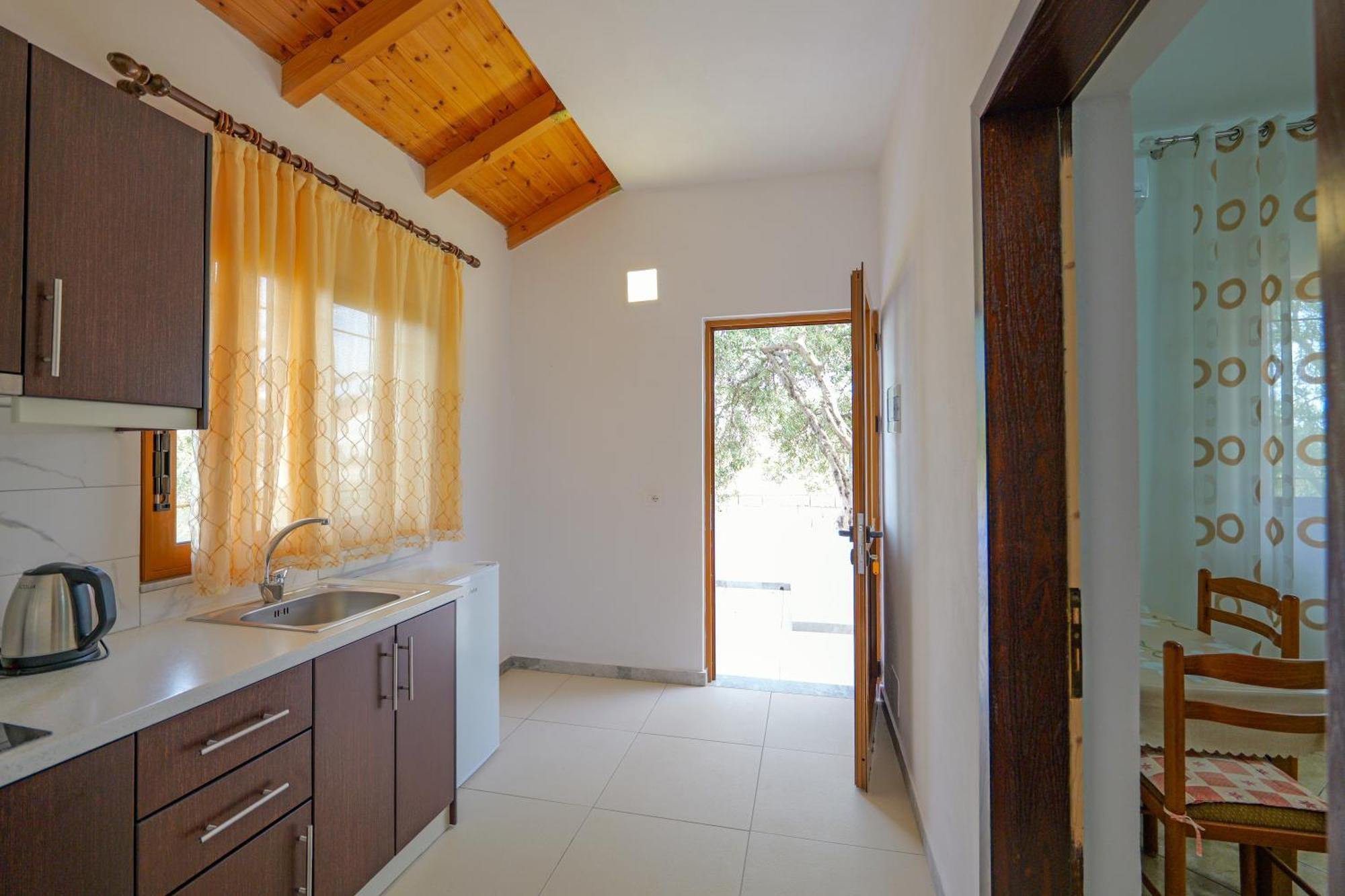 Brahimi Guest House Ksamil Esterno foto