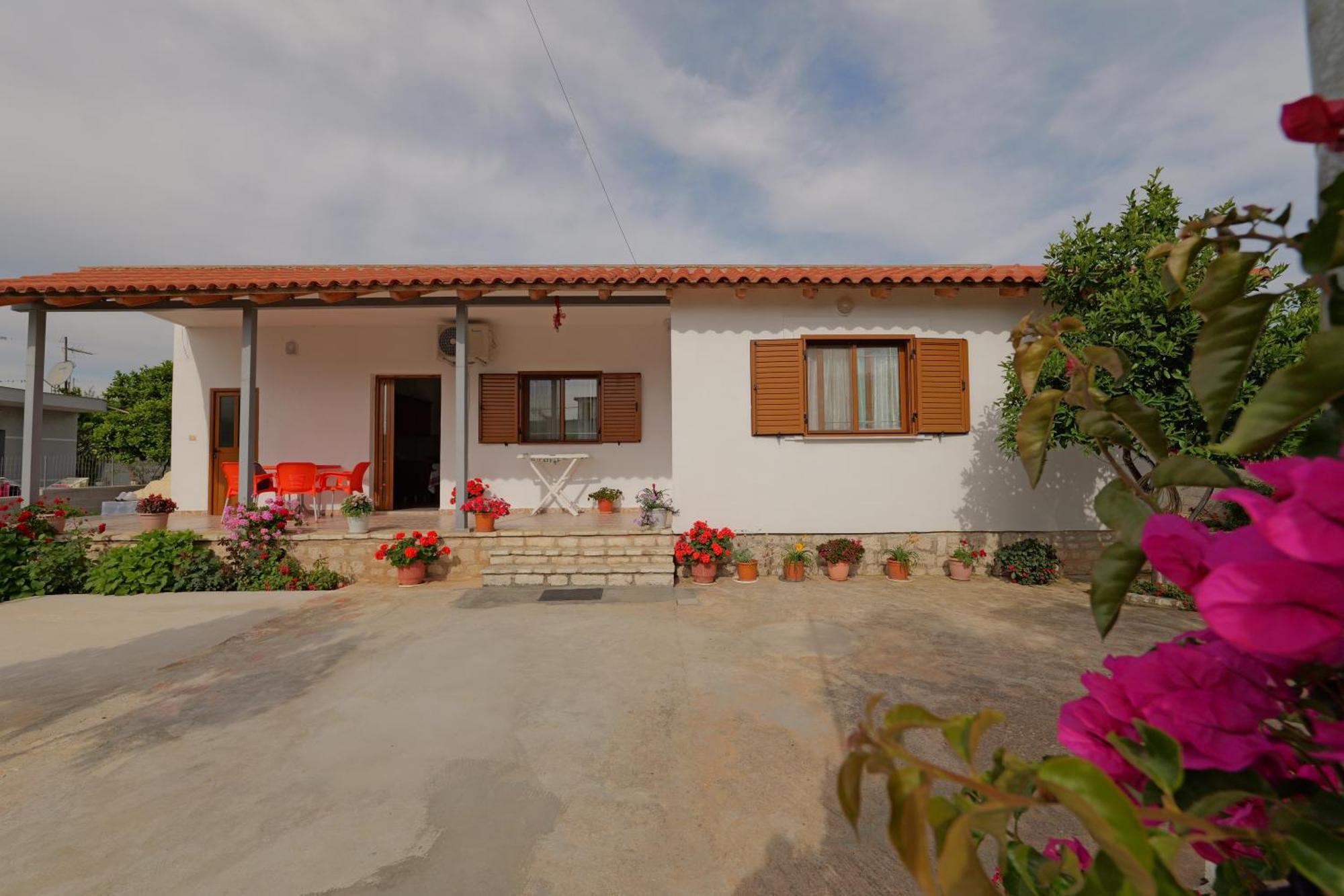 Brahimi Guest House Ksamil Esterno foto