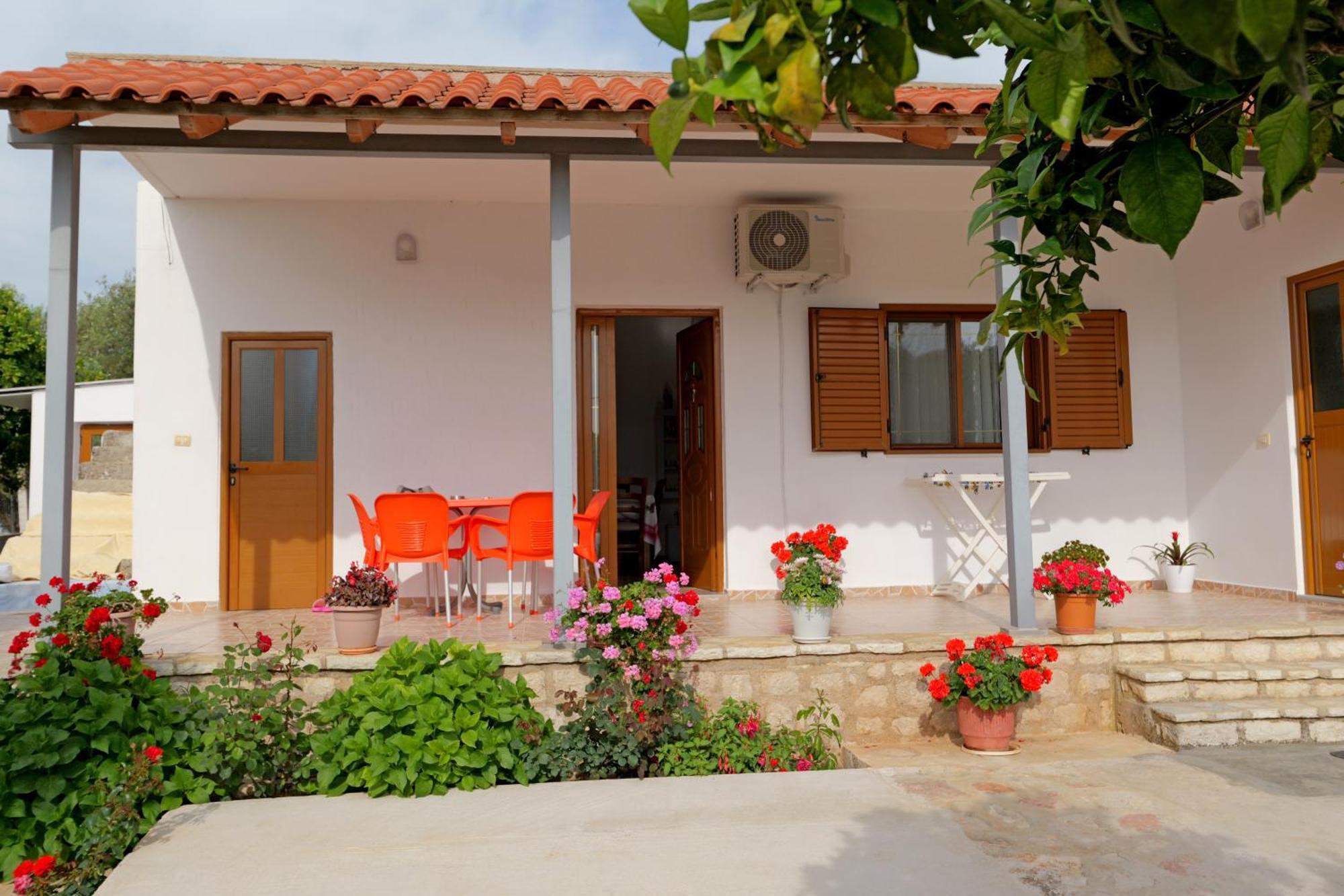 Brahimi Guest House Ksamil Esterno foto