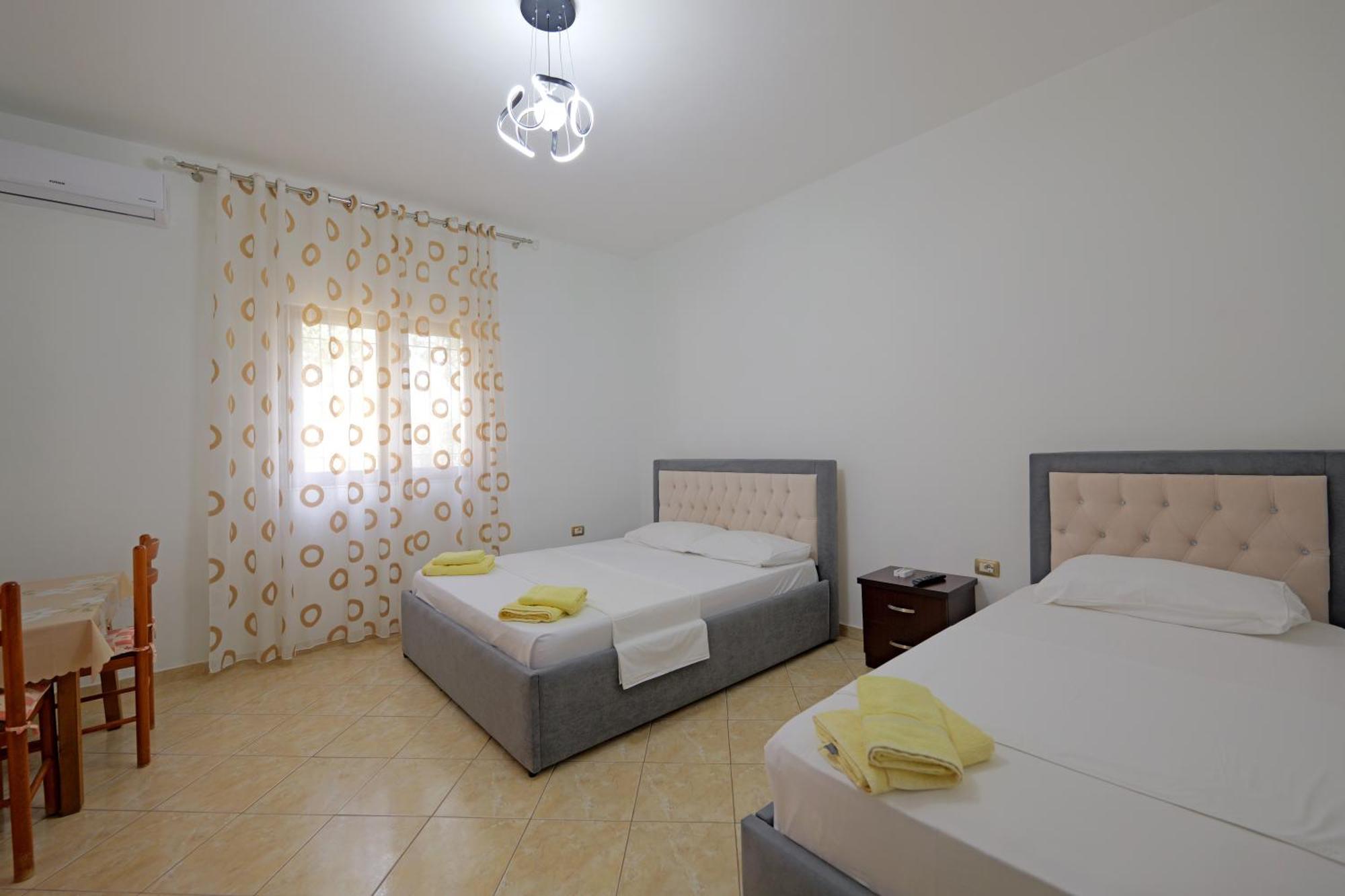 Brahimi Guest House Ksamil Esterno foto