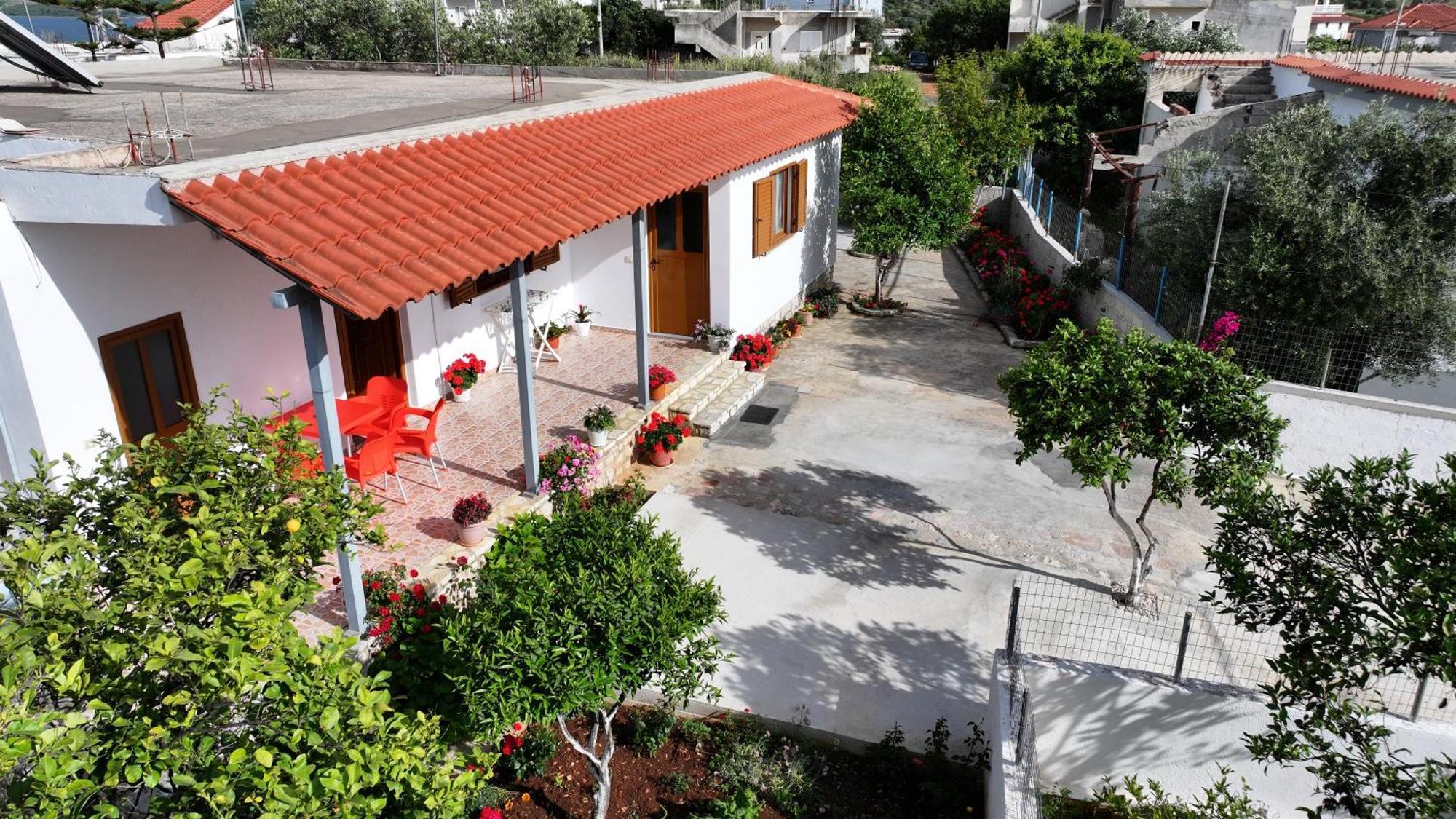 Brahimi Guest House Ksamil Esterno foto