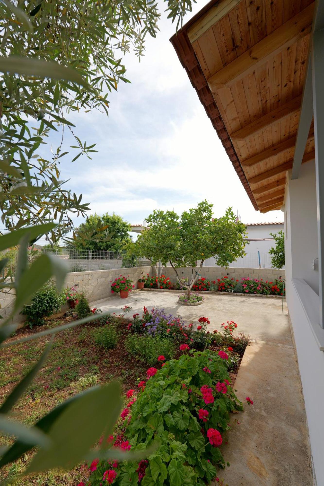 Brahimi Guest House Ksamil Esterno foto